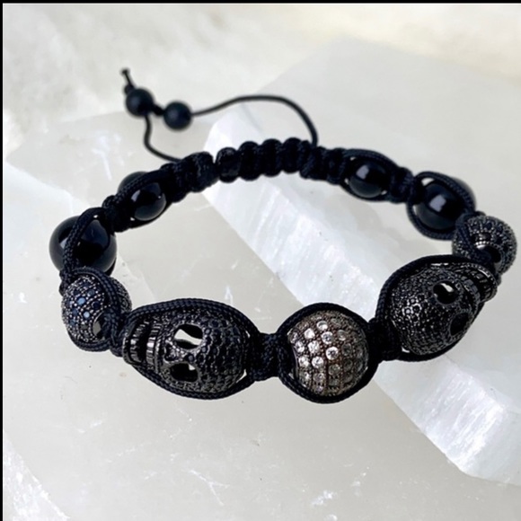 men or women Rock chic black rodhium & 2 cz skulls onyx macrame bracelet - Picture 3 of 13